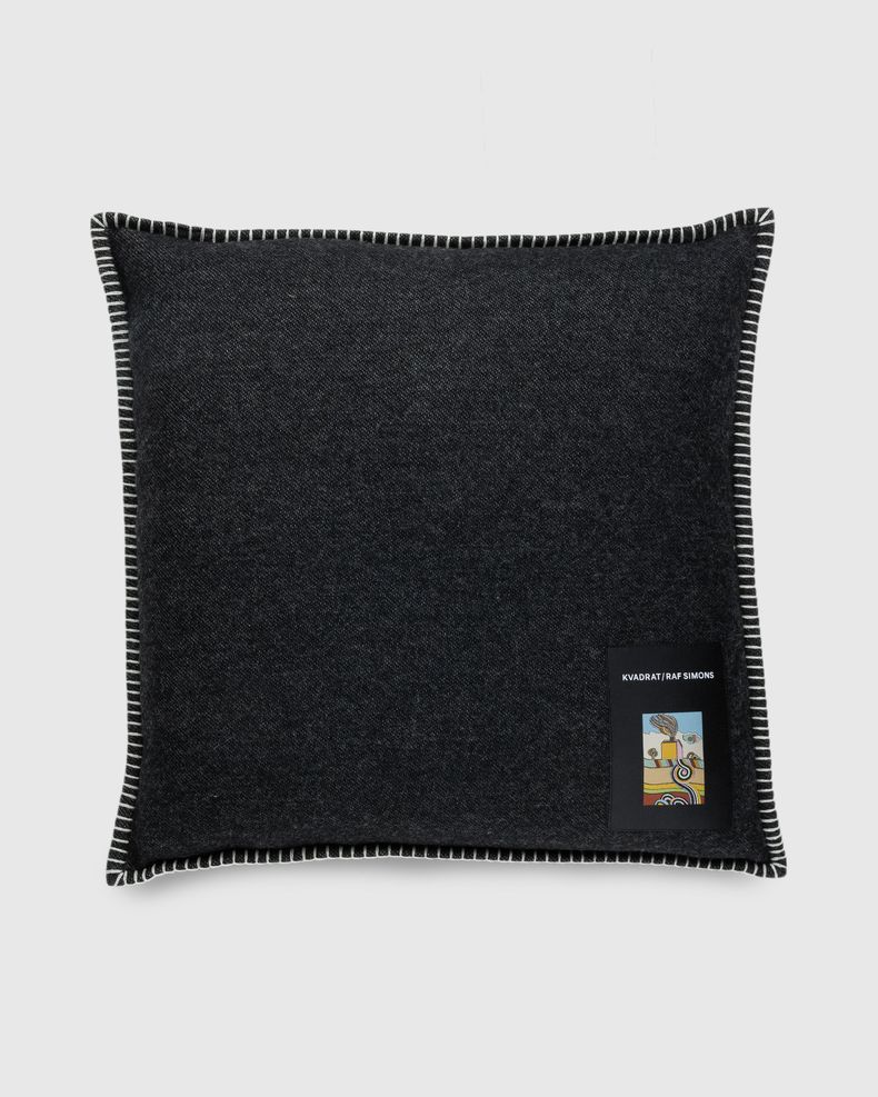 Kvadrat/Raf Simons – Lambswool Cushion Black